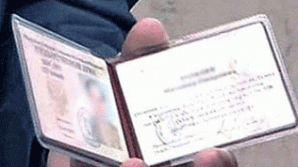 Подвыпивший лже-полицейский сел в машину к жительнице Кишинева с требованием подвезти  