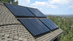 На крышу Рышканского профтехучилища установили солнечные панели