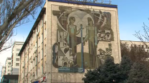 Многие мозаичные панно в городе находятся под защитой закона, но продолжают разрушаться