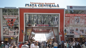 Сочельник: на центральном рынке многолюдно с самого утра