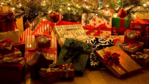 Родители сбились с ног в поисках подарков для своих детей