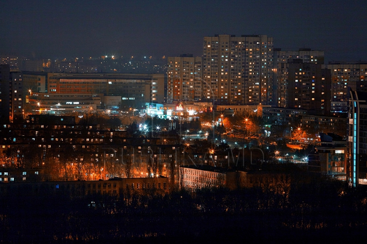 Волшебный ночной Кишинев в преддверии зимних праздников (ФОТОГАЛЕРЕЯ)