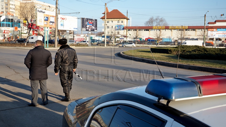 Кишиневец попытался завладеть табельным оружием полицейского