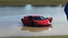 Неопытный водитель вылетел в пруд на 2000-сильном Lamborghini Gallardo (ВИДЕО)