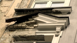 Обрушилась часть фасада здания, в котором находится офис госпредприятия «Железная дорога Молдовы»