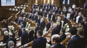 Сложная дилемма для депутатов нового парламента: быть или не быть