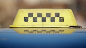 Эксперимент: корреспондент Publika TV пыталась в праздники вызвать такси