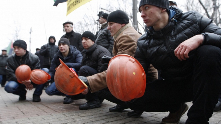 В Киеве около тысячи шахтеров начали акцию протеста у минэнерго