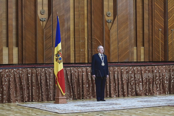 Новый кабмин принес присягу перед президентом страны (ФОТОРЕПОРТАЖ)