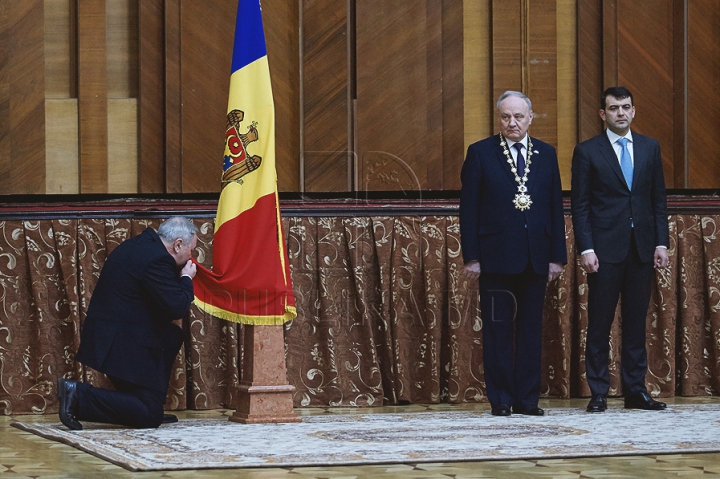 Новый кабмин принес присягу перед президентом страны (ФОТОРЕПОРТАЖ)