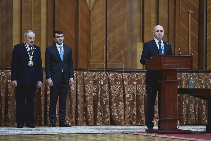 Новый кабмин принес присягу перед президентом страны (ФОТОРЕПОРТАЖ)