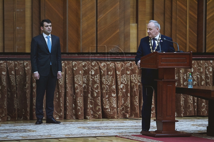 Новый кабмин принес присягу перед президентом страны (ФОТОРЕПОРТАЖ)