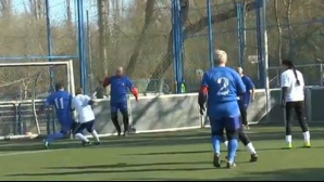 Необычный футбольный матч в Международный женский день