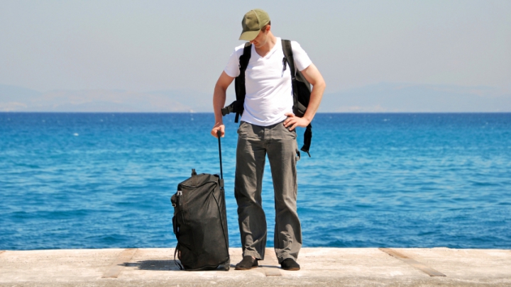 Гражданин Франции перевозил жену в чемодане