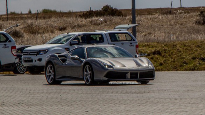 Суперкар Ferrari 488 GTB замечен в ЮАР