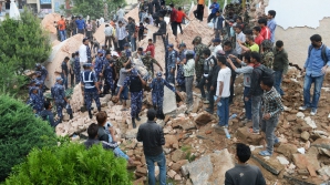 Число жертв землетрясения в Непале превысило 800 человек