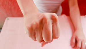 Учительницу из Фалештского района могут уволить за избиение подростка