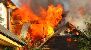 Пожар в частном доме в Теленештах: мужчина погиб, а женщину госпитализировали