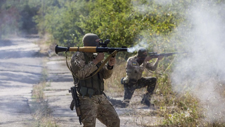 "Ближний бой" в станице Луганской между сепаратистами и украинскими военными: есть раненые