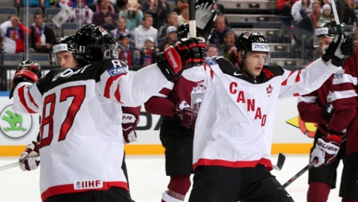 Сборная Канады впервые за шесть лет вышла в финал чемпионата мира по хоккею