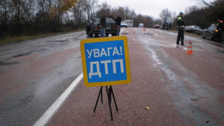 В центре Киева столкнулись восемь автомобилей