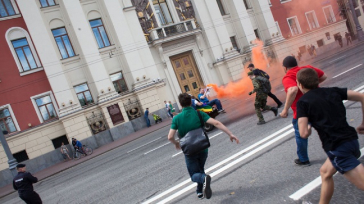 Православные активисты избили лидера ЛГБТ в центре Москвы (ВИДЕО)