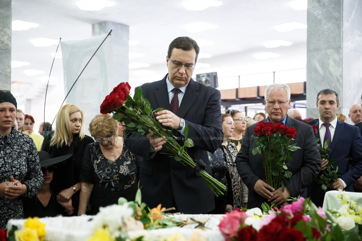 Известную исполнительницу Анну Барбу проводили в последний путь (ФОТОРЕПОРТАЖ)