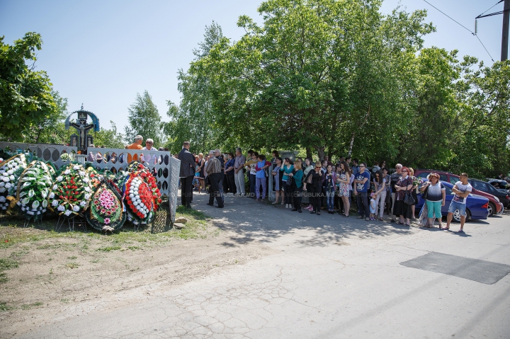 Известную исполнительницу Анну Барбу проводили в последний путь (ФОТОРЕПОРТАЖ)