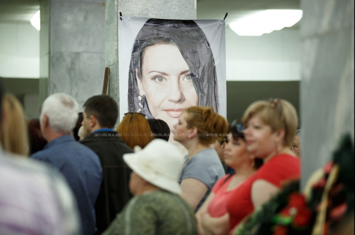 Известную исполнительницу Анну Барбу проводили в последний путь (ФОТОРЕПОРТАЖ)