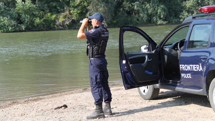 Водителям подозрительных автомобилей не дали перейти границу в Леушенах (ФОТО)