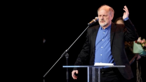 Журналист Всеволод Черней представил антологию "Слова и молчания"