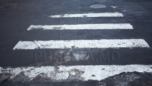 В столице обновляют дорожную разметку: кишиневцы не верят в качество краски