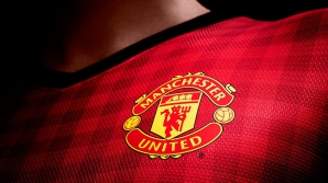 Футболисты "Манчестер Юнайтед" провели шуточный турнир по футгольфу