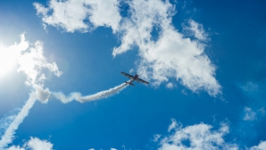 Лётчики авиабазы "Дечебал" устроили красочное авиашоу 