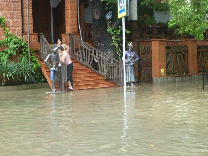 Наводнение в Сочи: столица Олимпиады ушла под воду (ФОТО/ВИДЕО)