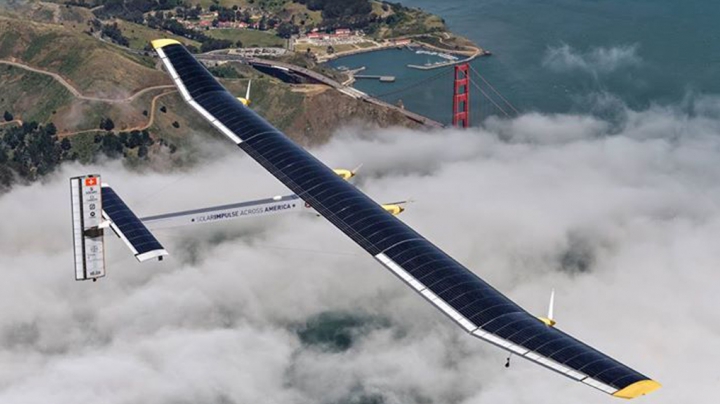 Самолет на солнечных батареях "Solar Impulse" прошел точку невозврата