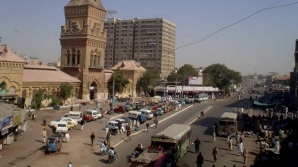 Видного политического деятеля ранили в пакистанском городе Карачи