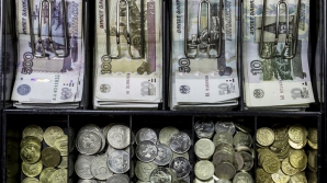 Курс доллара на межбанковской бирже России вырос до 63,83