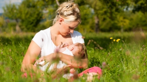 В Кишиневе прошел марш в поддержку грудного вскармливания
