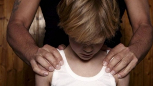 Госслужащий из Леова подозревается в попытках склонить подростков к сожительству 