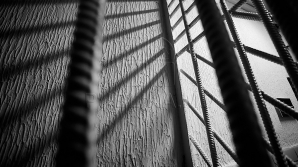 22 года в тюрьме проведет юноша из Оргеевского района за изнасилование сводной сестры