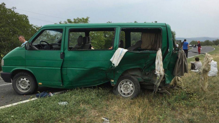 В крупном ДТП пострадали четверо детей и один взрослый (ФОТО/ВИДЕО)