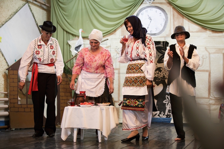 Заключённые женской тюрьмы в селе Руска отметили День независимости (ФОТО)