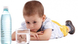 Школьники и воспитанники столичных детсадов с трудом переносят жару