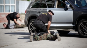 В Кишиневе взяли с поличным двоих наркоторговцев (ВИДЕО)