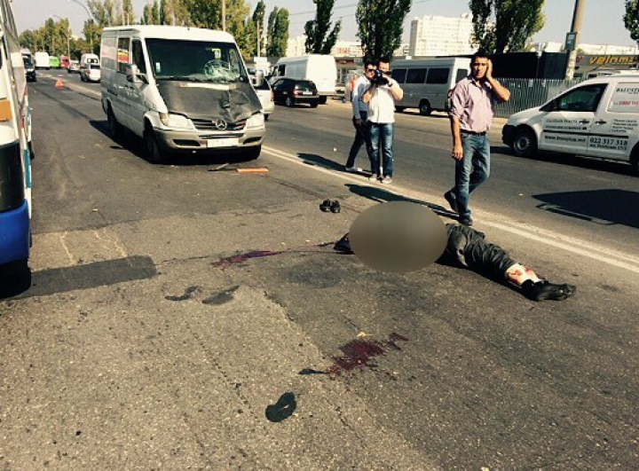 ДТП на Северном вокзале столицы: мужчину насмерть сбил микроавтобус