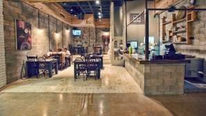 В Израиле владелец ресторана решил грамотно подсадить арабов за стол к евреям