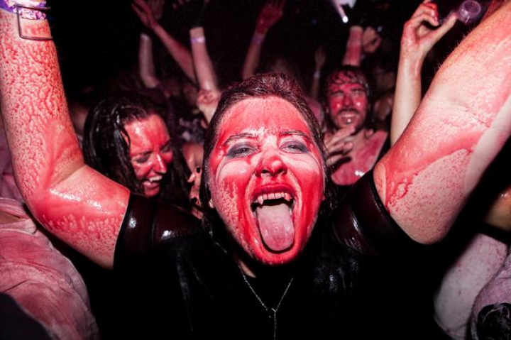 Кровавая вечеринка вампиров в Нью-Йорке (ФОТО)