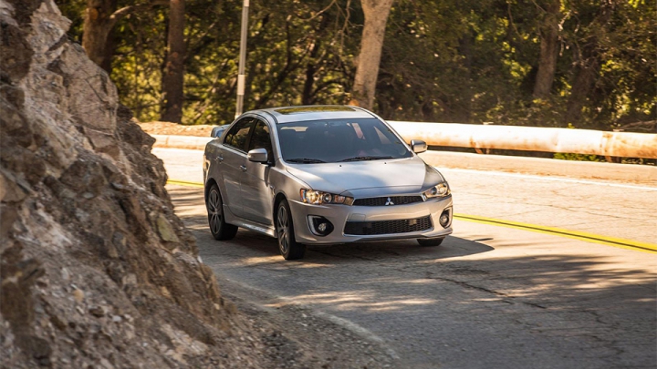 Компания Mitsubishi обновила седан Lancer