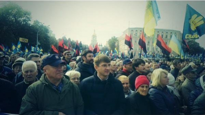 Многотысячный митинг в Киеве: "Правый сектор" и "Свобода" пройдутся маршем по городу